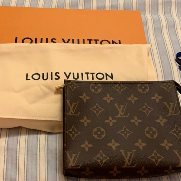 Louis Vuitton Accessories - 100% Authentic Louis Vuitton NWT po toiletry 19